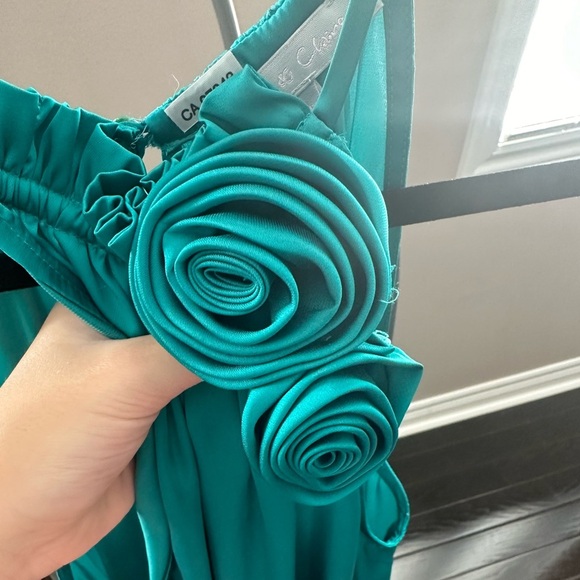 Teal satin halter blouse with flower detail. Size Medium - Picture 5 of 8